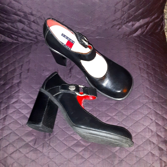 Shoes - Picture 2 of 3